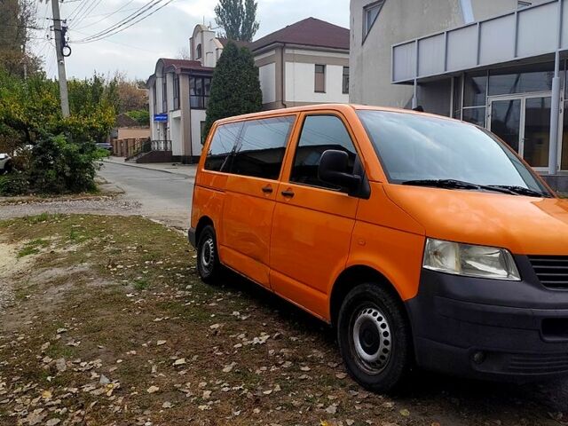 Помаранчевий Фольксваген Transporter, об'ємом двигуна 2.5 л та пробігом 330 тис. км за 9000 $, фото 1 на Automoto.ua