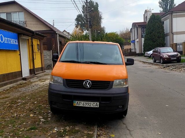 Помаранчевий Фольксваген Transporter, об'ємом двигуна 2.5 л та пробігом 330 тис. км за 9000 $, фото 3 на Automoto.ua