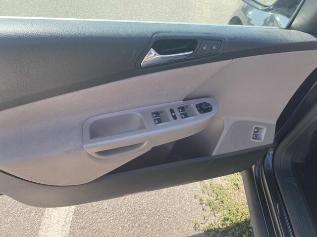 Черный Фольксваген Variant, объемом двигателя 2 л и пробегом 220 тыс. км за 6950 $, фото 4 на Automoto.ua