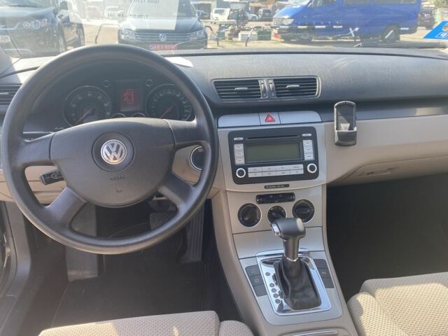 Черный Фольксваген Variant, объемом двигателя 2 л и пробегом 220 тыс. км за 6950 $, фото 5 на Automoto.ua