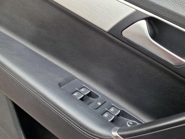 Серый Фольксваген Variant, объемом двигателя 2 л и пробегом 275 тыс. км за 11850 $, фото 7 на Automoto.ua