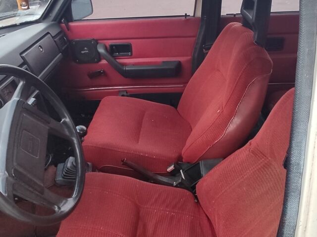 Белый Вольво 240, объемом двигателя 0 л и пробегом 350 тыс. км за 800 $, фото 7 на Automoto.ua