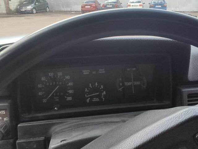 Белый Вольво 240, объемом двигателя 0 л и пробегом 350 тыс. км за 800 $, фото 8 на Automoto.ua