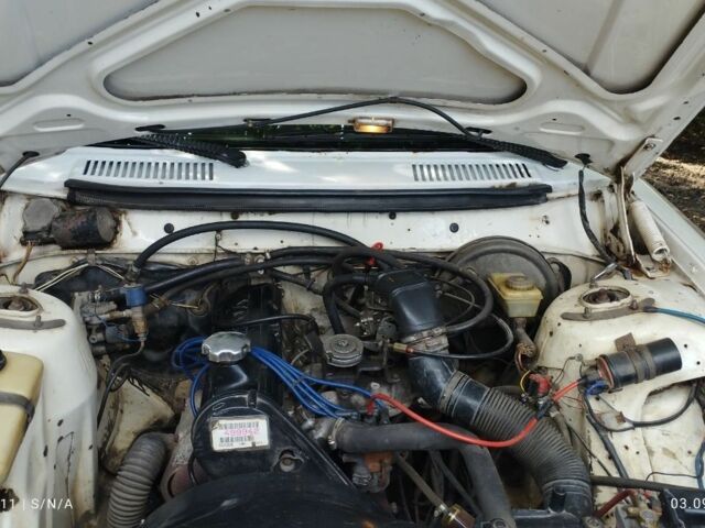 Белый Вольво 240, объемом двигателя 2 л и пробегом 470 тыс. км за 700 $, фото 8 на Automoto.ua