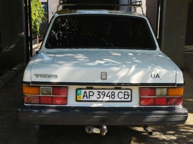 Белый Вольво 240, объемом двигателя 2 л и пробегом 470 тыс. км за 700 $, фото 6 на Automoto.ua