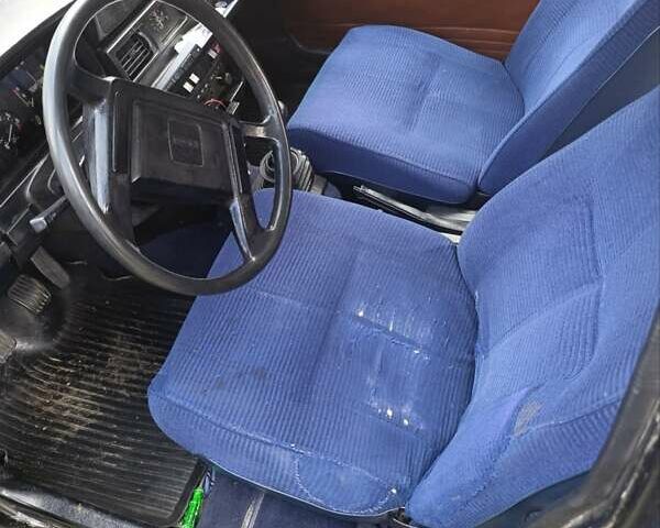 Черный Вольво 244, объемом двигателя 2.13 л и пробегом 200 тыс. км за 1500 $, фото 3 на Automoto.ua