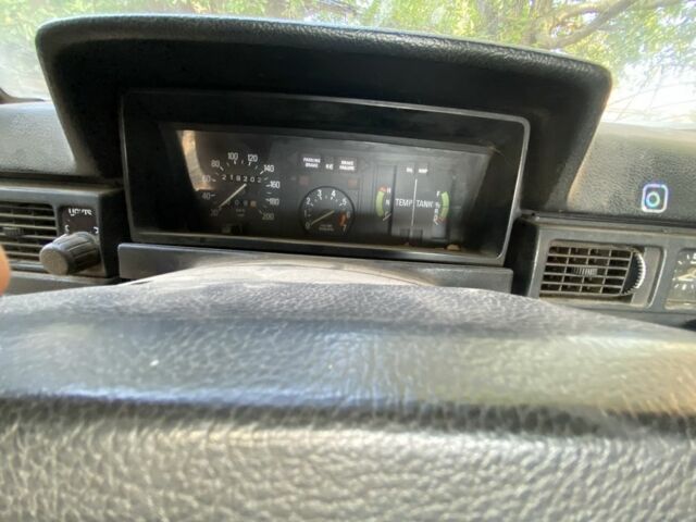 Коричневый Вольво 244, объемом двигателя 2 л и пробегом 219 тыс. км за 480 $, фото 7 на Automoto.ua