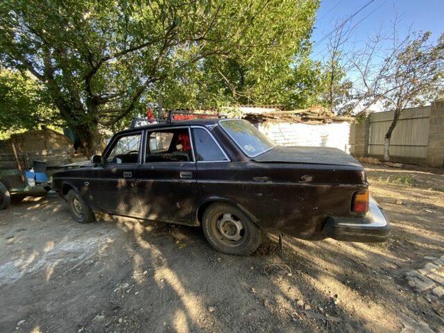 Коричневый Вольво 244, объемом двигателя 2 л и пробегом 219 тыс. км за 480 $, фото 3 на Automoto.ua