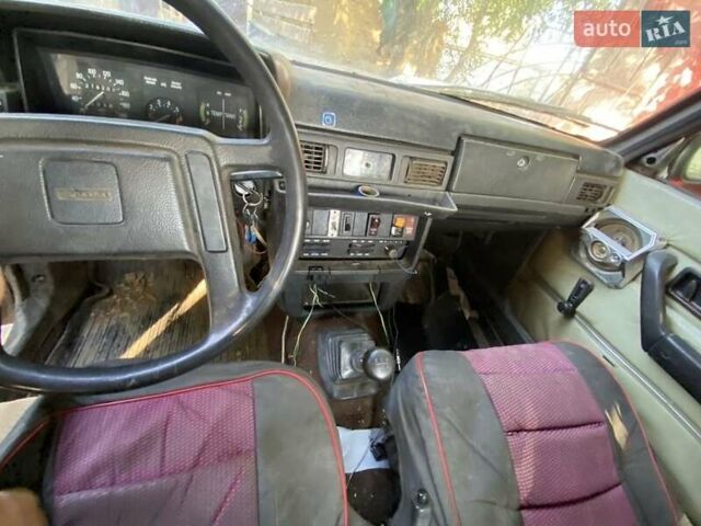 Коричневий Вольво 244, об'ємом двигуна 2 л та пробігом 219 тис. км за 480 $, фото 4 на Automoto.ua