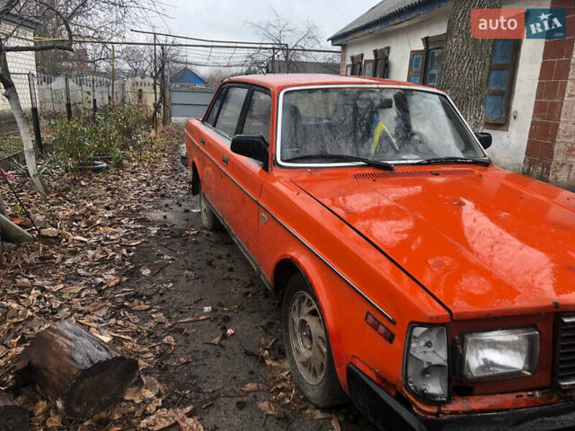 Червоний Вольво 244, об'ємом двигуна 2.1 л та пробігом 500 тис. км за 236 $, фото 1 на Automoto.ua