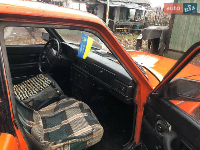 Червоний Вольво 244, об'ємом двигуна 2.1 л та пробігом 500 тис. км за 236 $, фото 7 на Automoto.ua