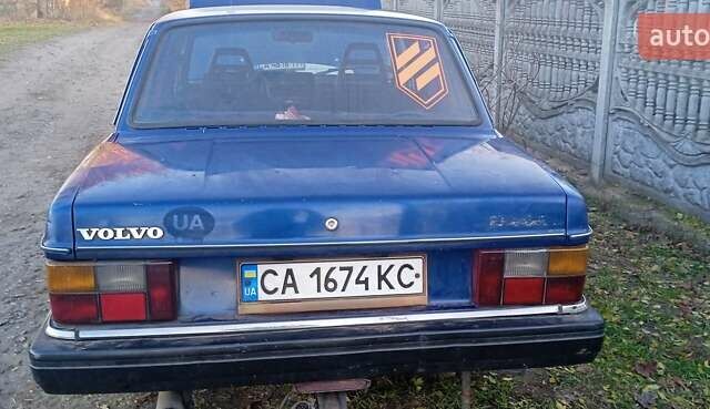 Синий Вольво 244, объемом двигателя 2.4 л и пробегом 350 тыс. км за 1300 $, фото 1 на Automoto.ua