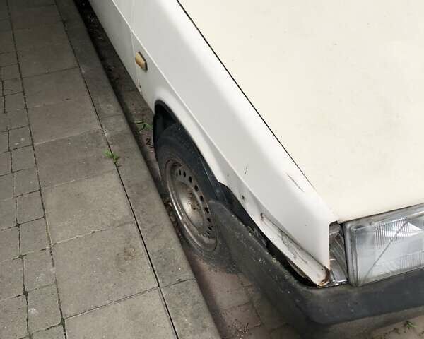 Белый Вольво 340, объемом двигателя 1.3 л и пробегом 100 тыс. км за 900 $, фото 1 на Automoto.ua