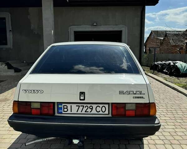 Белый Вольво 340, объемом двигателя 1.6 л и пробегом 231 тыс. км за 2300 $, фото 3 на Automoto.ua