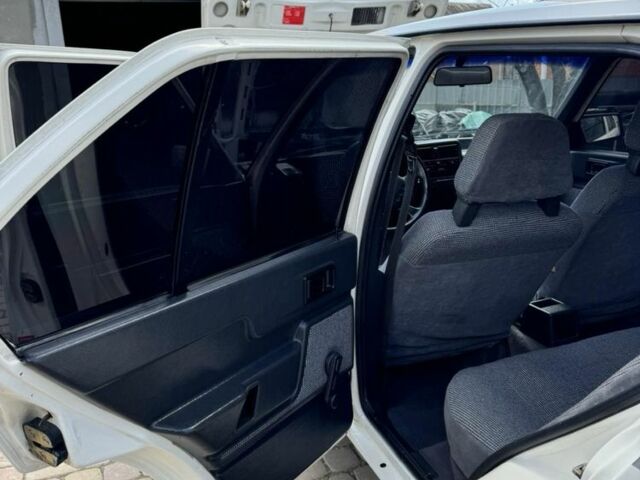 Белый Вольво 340, объемом двигателя 1.6 л и пробегом 235 тыс. км за 2100 $, фото 5 на Automoto.ua