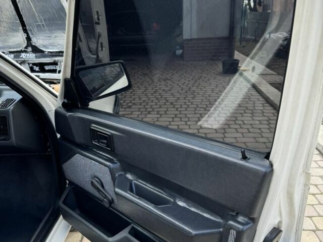 Белый Вольво 340, объемом двигателя 1.6 л и пробегом 235 тыс. км за 2100 $, фото 4 на Automoto.ua