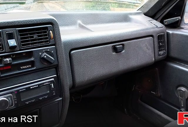 Белый Вольво 340, объемом двигателя 1.4 л и пробегом 0 тыс. км за 600 $, фото 7 на Automoto.ua