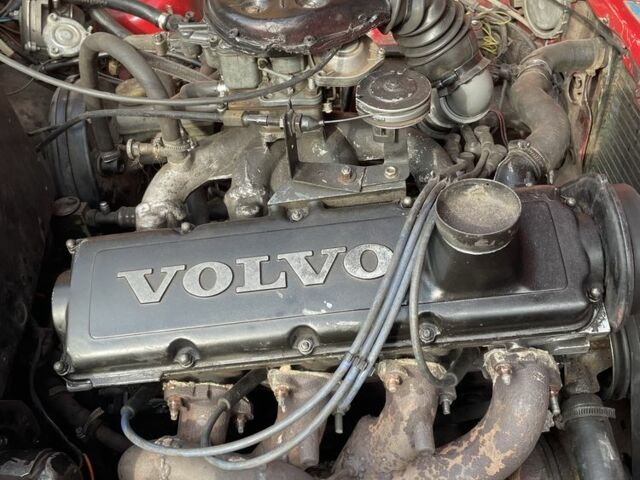 Красный Вольво 340, объемом двигателя 2 л и пробегом 100 тыс. км за 40813 $, фото 4 на Automoto.ua