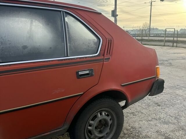 Красный Вольво 340, объемом двигателя 1.4 л и пробегом 215 тыс. км за 496 $, фото 3 на Automoto.ua