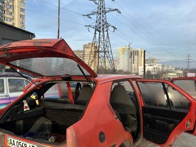 Красный Вольво 340, объемом двигателя 1.4 л и пробегом 215 тыс. км за 496 $, фото 6 на Automoto.ua