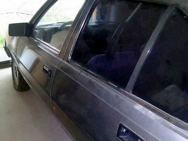 Вольво 340, объемом двигателя 1.6 л и пробегом 282 тыс. км за 1200 $, фото 4 на Automoto.ua