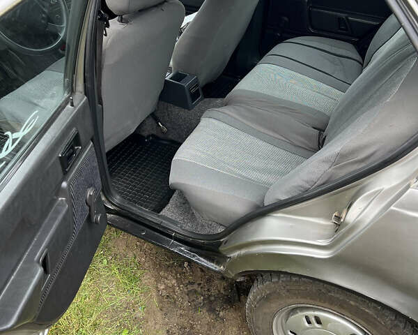 Серый Вольво 340, объемом двигателя 2 л и пробегом 250 тыс. км за 1500 $, фото 5 на Automoto.ua