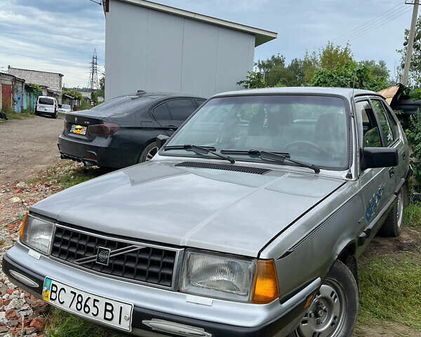 Серый Вольво 340, объемом двигателя 2 л и пробегом 250 тыс. км за 1500 $, фото 3 на Automoto.ua