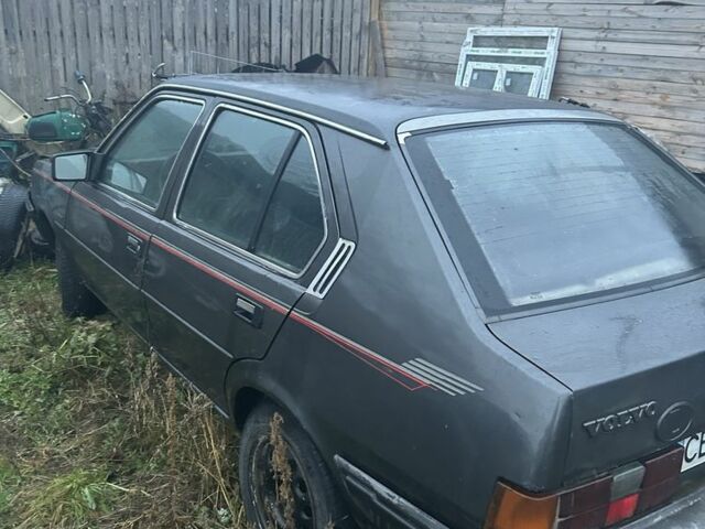 Серый Вольво 340, объемом двигателя 1.6 л и пробегом 200 тыс. км за 355 $, фото 6 на Automoto.ua