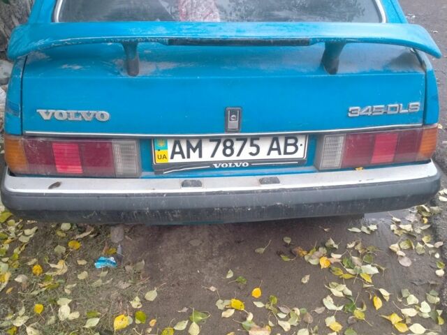 Синий Вольво 340, объемом двигателя 2 л и пробегом 250 тыс. км за 999 $, фото 1 на Automoto.ua