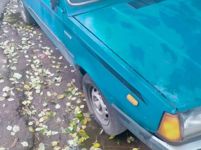 Синий Вольво 340, объемом двигателя 2 л и пробегом 250 тыс. км за 999 $, фото 3 на Automoto.ua