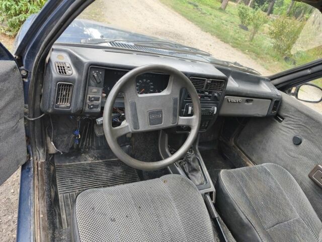 Синий Вольво 340, объемом двигателя 0 л и пробегом 277 тыс. км за 435 $, фото 7 на Automoto.ua