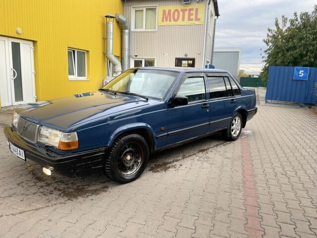 Синий Вольво 340, объемом двигателя 2.3 л и пробегом 300 тыс. км за 850 $, фото 2 на Automoto.ua