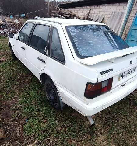 Белый Вольво 440, объемом двигателя 1.7 л и пробегом 395 тыс. км за 352 $, фото 8 на Automoto.ua