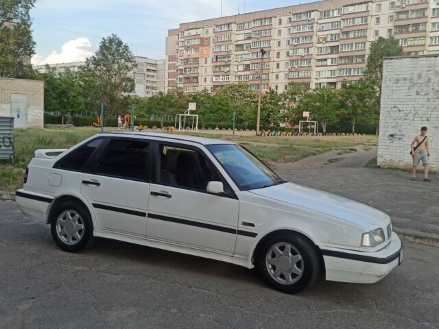 Білий Вольво 440, об'ємом двигуна 1.8 л та пробігом 266 тис. км за 1200 $, фото 5 на Automoto.ua