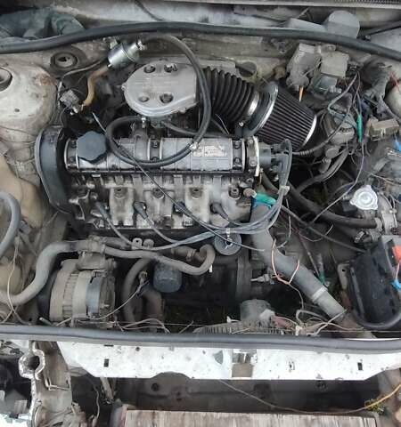 Белый Вольво 440, объемом двигателя 1.7 л и пробегом 395 тыс. км за 352 $, фото 2 на Automoto.ua