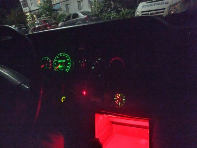 Білий Вольво 440, об'ємом двигуна 1.8 л та пробігом 266 тис. км за 1200 $, фото 23 на Automoto.ua