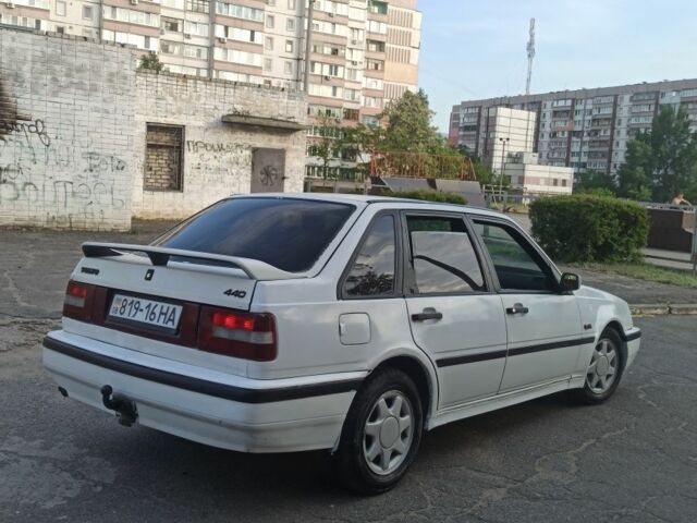 Білий Вольво 440, об'ємом двигуна 1.8 л та пробігом 266 тис. км за 1200 $, фото 6 на Automoto.ua