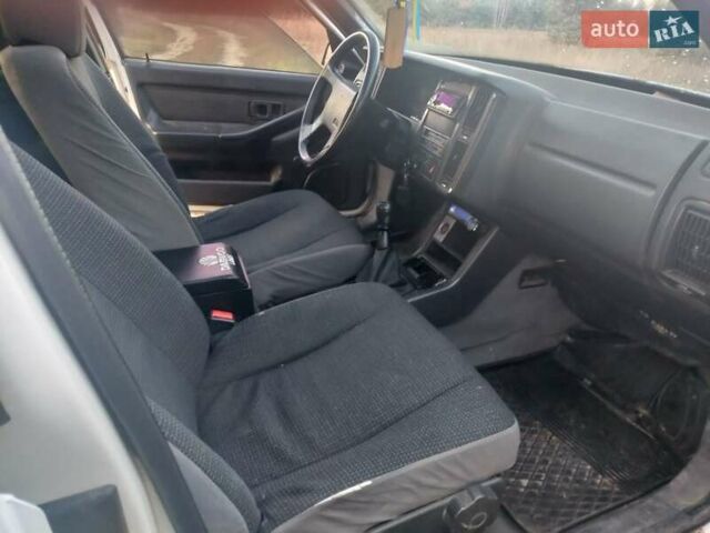 Белый Вольво 440, объемом двигателя 1.8 л и пробегом 272 тыс. км за 800 $, фото 15 на Automoto.ua