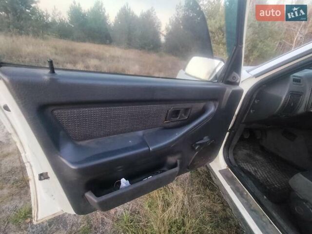 Белый Вольво 440, объемом двигателя 1.8 л и пробегом 272 тыс. км за 800 $, фото 9 на Automoto.ua