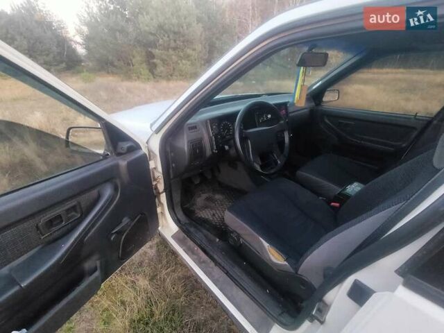 Белый Вольво 440, объемом двигателя 1.8 л и пробегом 272 тыс. км за 800 $, фото 7 на Automoto.ua