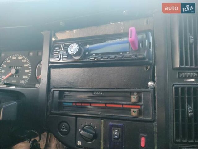 Белый Вольво 440, объемом двигателя 1.8 л и пробегом 272 тыс. км за 800 $, фото 17 на Automoto.ua