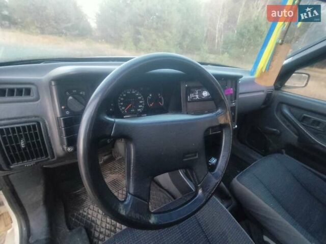 Белый Вольво 440, объемом двигателя 1.8 л и пробегом 272 тыс. км за 800 $, фото 11 на Automoto.ua