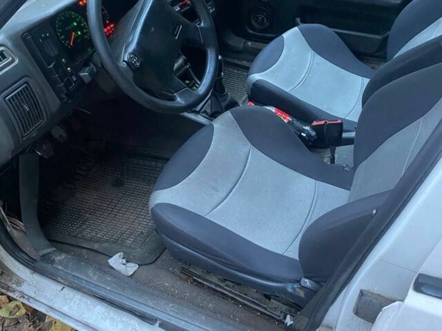 Белый Вольво 440, объемом двигателя 1.7 л и пробегом 3 тыс. км за 547 $, фото 3 на Automoto.ua