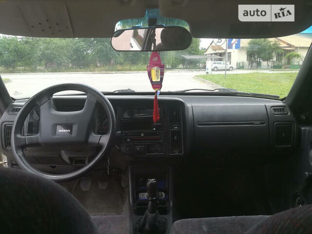 Белый Вольво 440, объемом двигателя 0 л и пробегом 300 тыс. км за 900 $, фото 4 на Automoto.ua