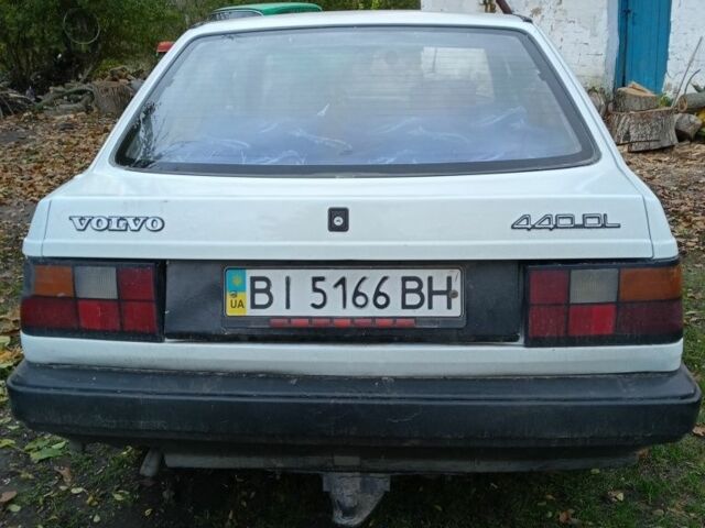 Белый Вольво 440, объемом двигателя 1.7 л и пробегом 250 тыс. км за 983 $, фото 3 на Automoto.ua