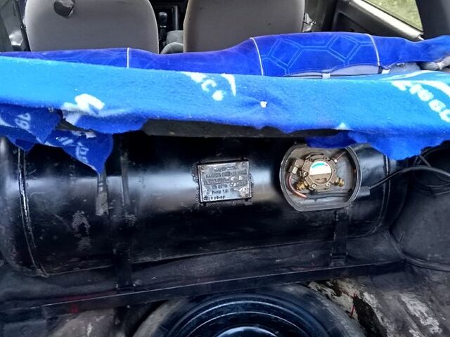 Белый Вольво 440, объемом двигателя 1.7 л и пробегом 100 тыс. км за 1200 $, фото 6 на Automoto.ua