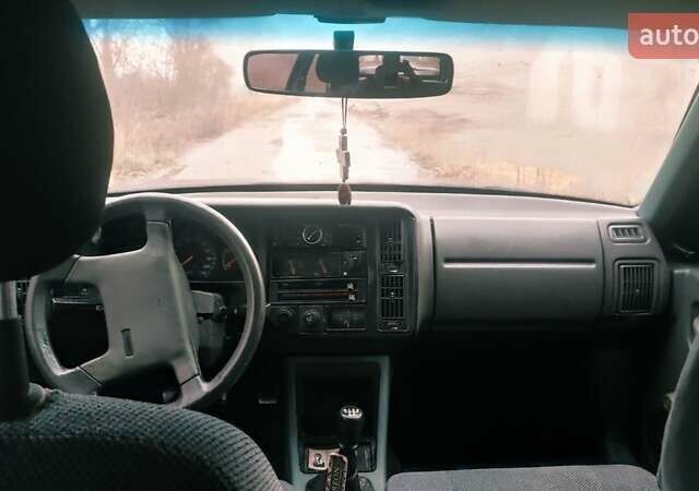 Черный Вольво 440, объемом двигателя 1.7 л и пробегом 200 тыс. км за 900 $, фото 2 на Automoto.ua