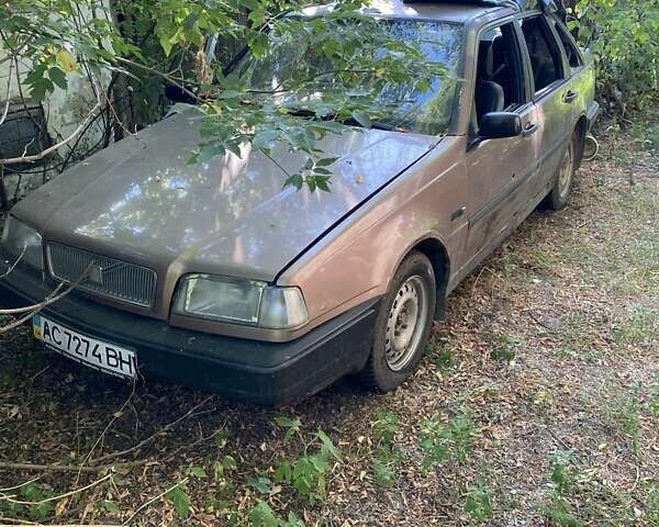 Коричневий Вольво 440, об'ємом двигуна 1.8 л та пробігом 110 тис. км за 602 $, фото 1 на Automoto.ua