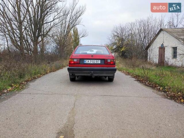 Червоний Вольво 440, об'ємом двигуна 1.72 л та пробігом 100 тис. км за 715 $, фото 7 на Automoto.ua