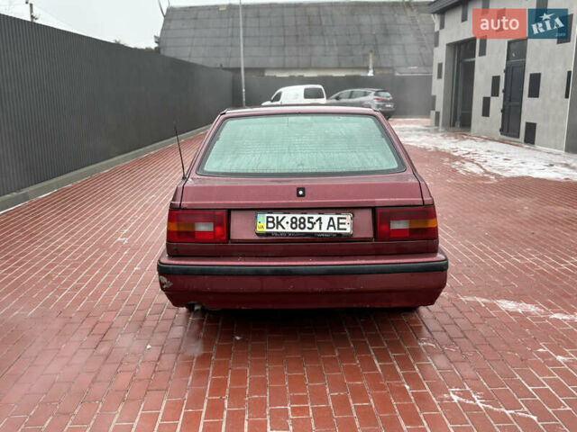 Красный Вольво 440, объемом двигателя 1.8 л и пробегом 329 тыс. км за 1100 $, фото 7 на Automoto.ua